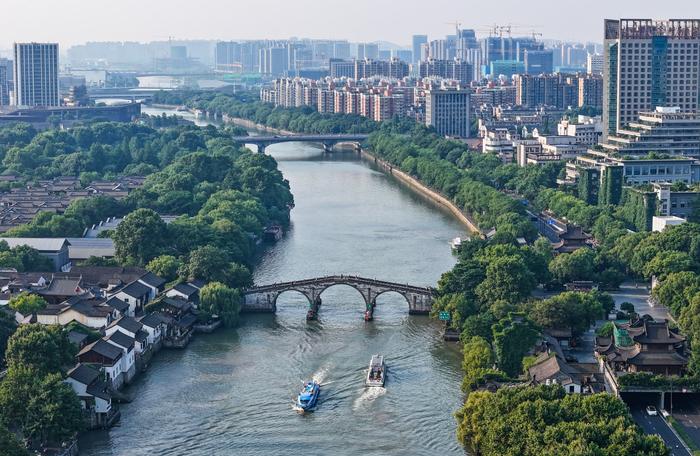 从空中俯瞰大运河（杭州段）拱宸桥两岸