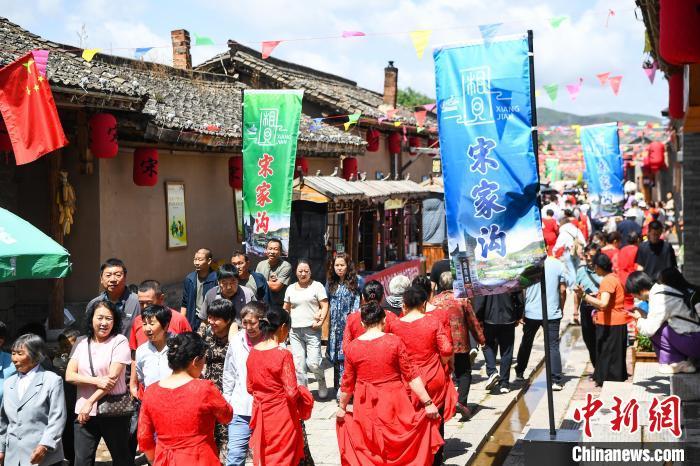 岢岚县的农文旅融合模式不仅促进了当地经济发展，也为乡村振兴注入新活力。武俊杰摄