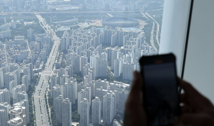 密集如钢铁丛林般的首尔公寓。（图源：社交媒体）