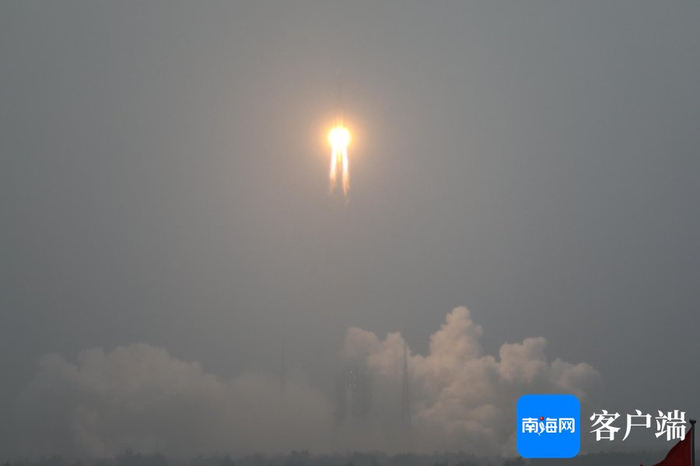 火箭发射。记者 吴岳文 摄