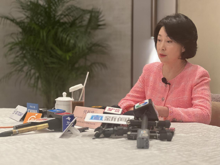 深圳卫视直新闻记者 杨颖/摄