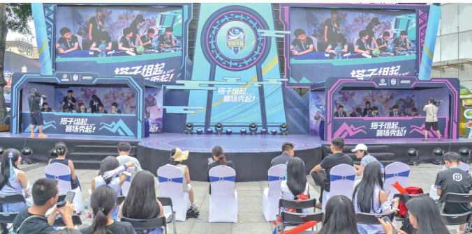 参赛选手激战正酣 本报记者 黄维业 摄