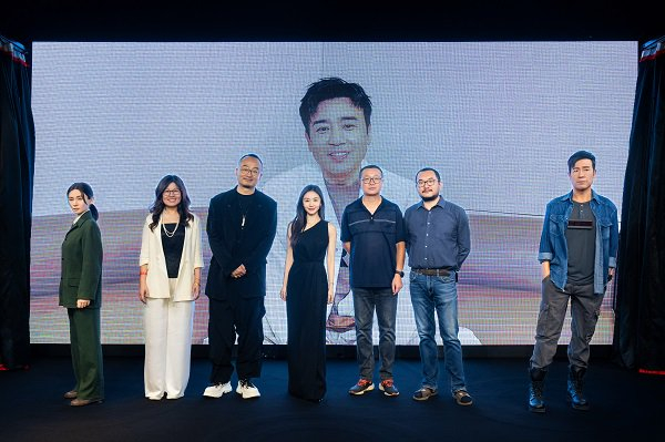 于和伟通过视频与现场嘉宾隔空对话