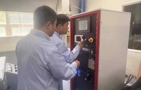 吉林大学孙洪波、陈岐岱教授团队工作中