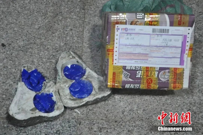 图为玉石原料藏毒。清水河出入境边防检查站 供图