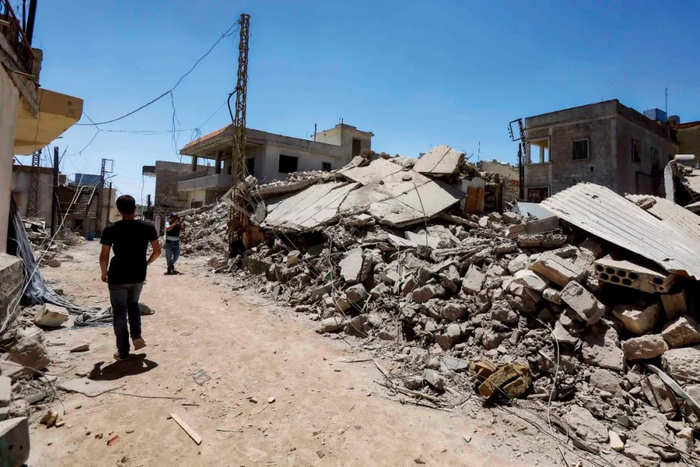 　6月21日，黎巴嫩南部靠近以色列边境，被以色列轰炸摧毁的建筑物。