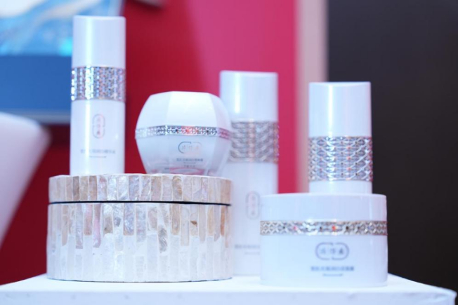 片仔癀牌雪肌无瑕润白系列产品