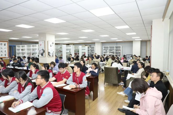 导师陪伴，温暖成长之路