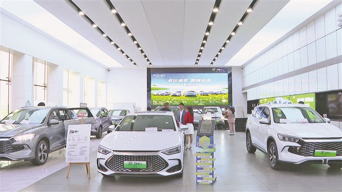 从燃油车换新能源车，省钱更环保。