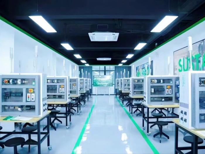 施耐德电气“绿色低碳产教融合项目”实验室