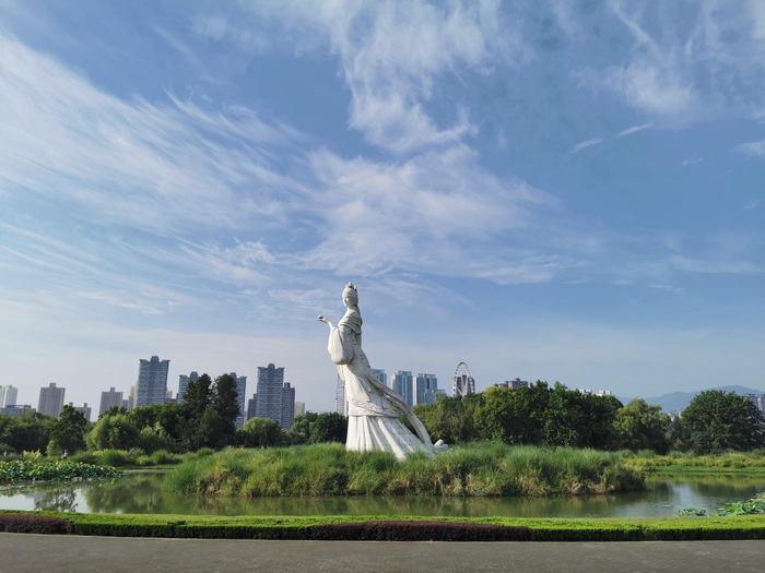 　　天汉湿地公园景色。科技日报记者 王飞 摄