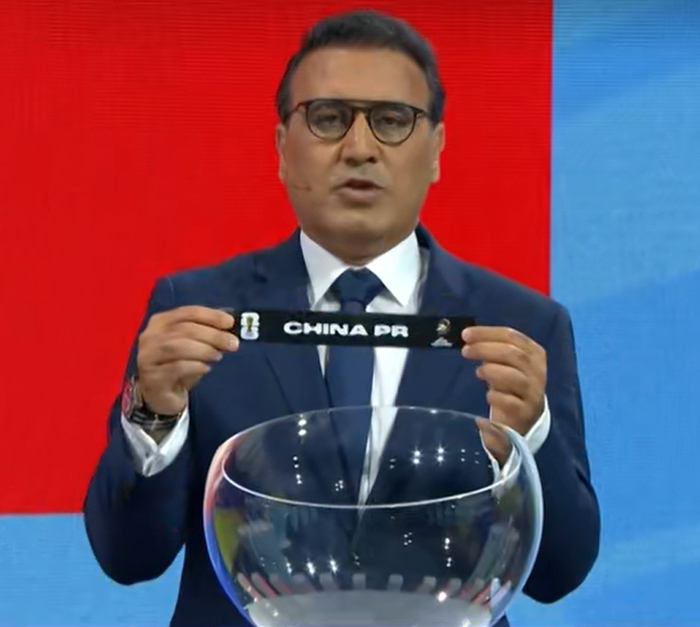 伊朗足坛名宿马达维基亚 将中国抽入C组 图/视频截图