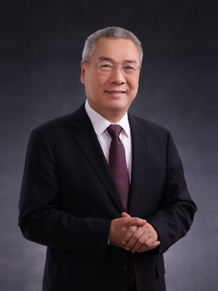 在临床以外，王振常更像一名“医生科学家”。受访者供图