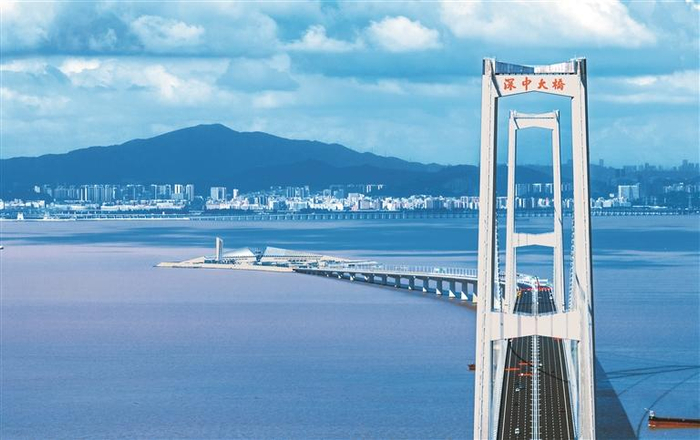 俯瞰深中通道。深圳特区报记者 周红声 摄