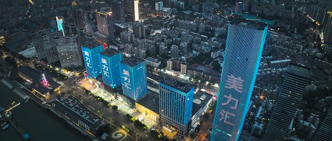 （图3）美力汇长江夜游灯光秀