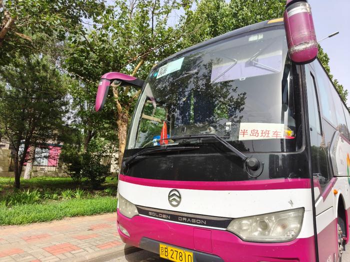 记者了解到，除了自驾以外，半岛班车也是当地业主往返于北京和天津之间的重要交通方式之一。李叶/摄