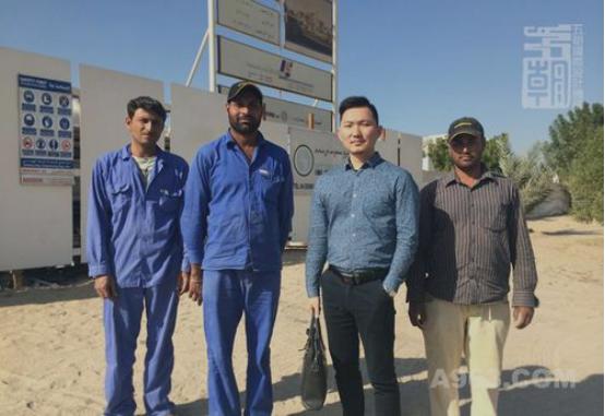 ▲周青先生(右二)FDD走进沙漠王国迪拜