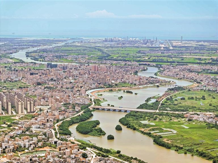     揭阳市惠来县鸟瞰图。