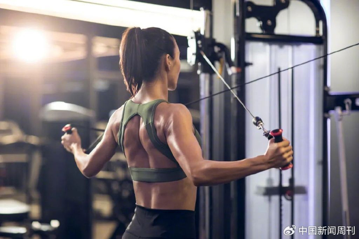 阻止肌肉流失的方式除了使用药物之外还有很多，如锻炼、补充蛋白质、进行膳食调控等。图/视觉中国