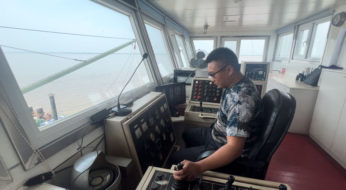 工作中的刘兆恩