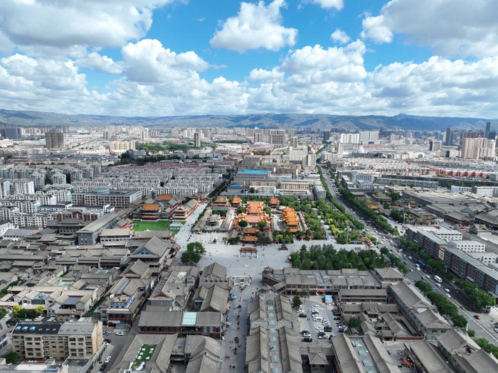 塞上老街为核心的文化街区全景（无人机照片）。（受访单位供图）