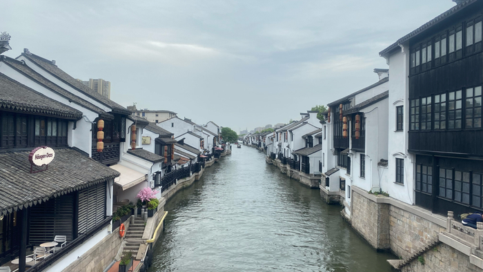 图为被誉为“江南水弄堂，运河绝版地”的无锡清名桥古运河景区。新华日报·交汇点记者曾力莹摄