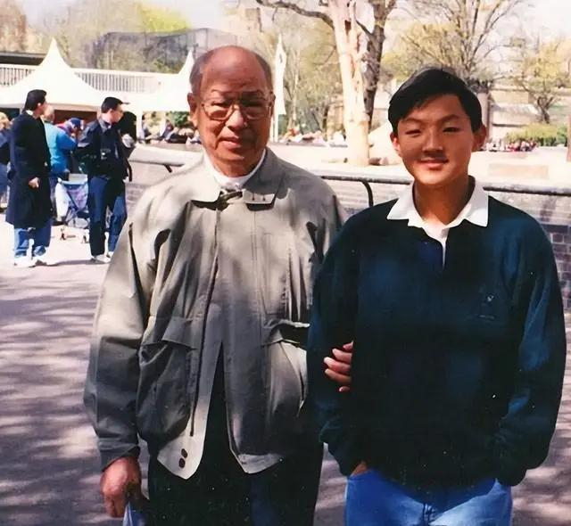 ▲刘特佐和他的爷爷刘明达