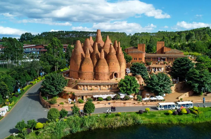 弥勒东风韵小镇 新华社记者 王静颐 摄