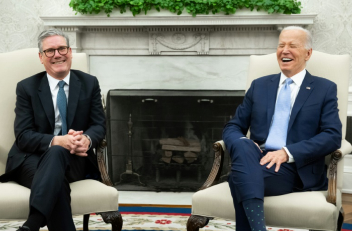 外媒:拜登在白宫见英国新首相,称英格兰2:1绝杀荷兰"是因为首相"