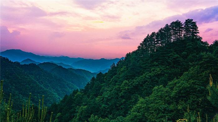 黄山市歙县狮石乡徽州天路之巅，群山起伏，中国晚霞如画。行何<strong>famous temples near bangalore</strong>本报通讯员 柯纬威 摄