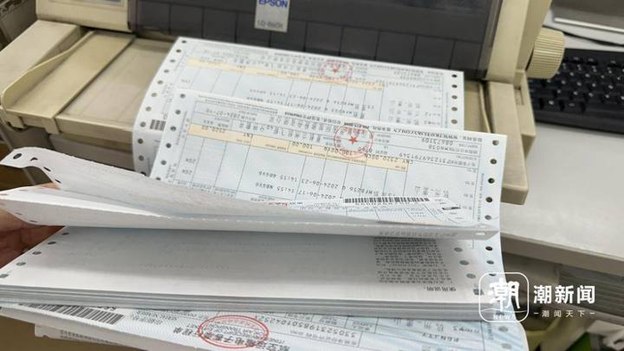 游客行程单打印。潮新闻记者 吴越 摄