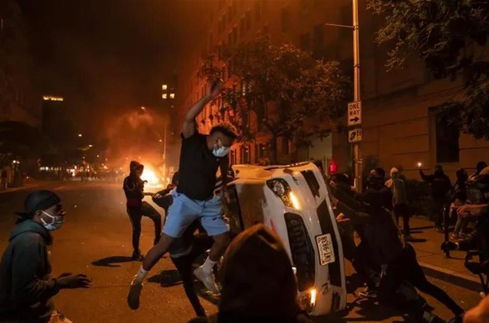 埃文·武奇2021年普利策新闻奖获奖作品