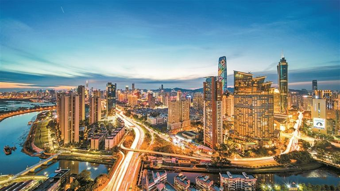     罗湖夜景。肖兵峰 摄