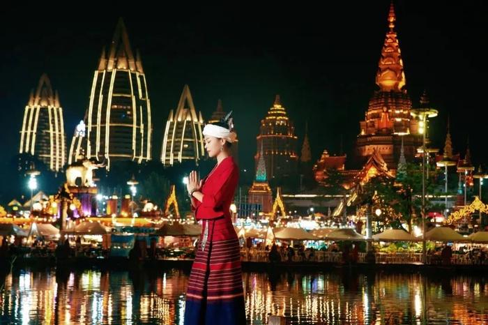 夜幕下的西双版纳湄公河·星光夜市 图源：景兰文旅集团