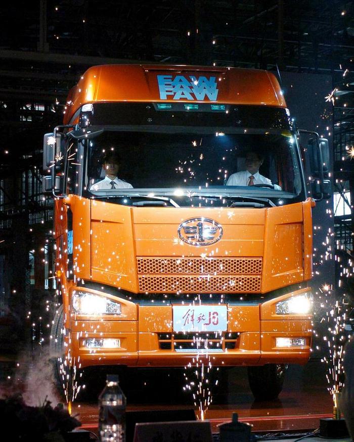 2007年7月15日，第六代解放牌卡车（解放J6）在吉林长春下线。