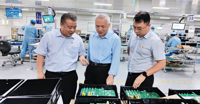 △新风光研发的新一代液冷工商业储能设备结合了先进的液冷技术和高效的储能系统，为行业提供了可靠的能源储备解决方案。