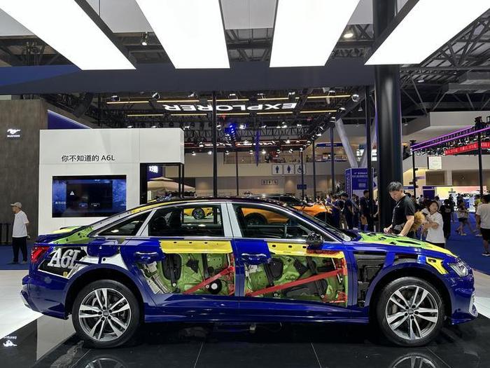  奥迪品牌汽车在第21届长春国际汽车博览会上展出。新华社记者 司晓帅 摄