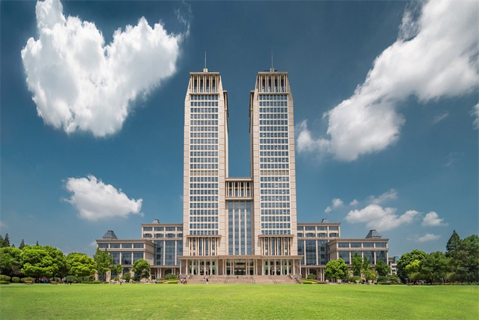 复旦大学 图源：摄图网