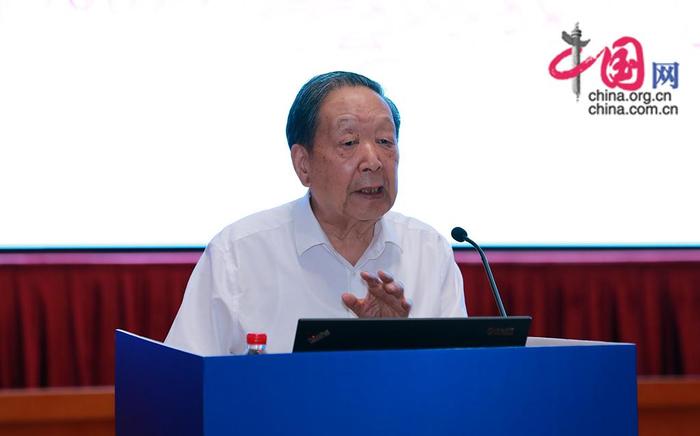 图为中国科学院院士、中国工程院院士、2023年度国家最高科学技术奖获得者李德仁教授。