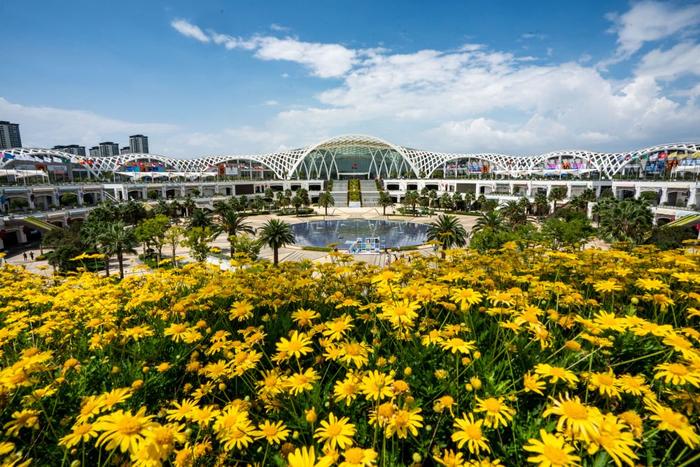  2023年8月16日拍摄的第七届中国-南亚博览会举办地昆明滇池国际会展中心。新华社记者胡超摄
