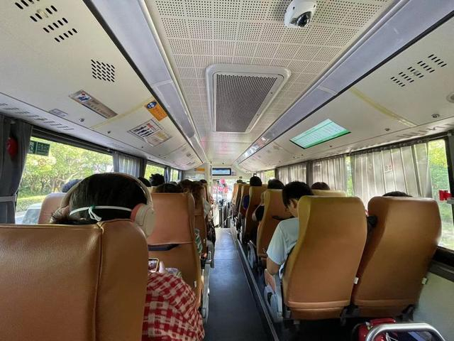 早上七点满座的石梅线 小朱供图