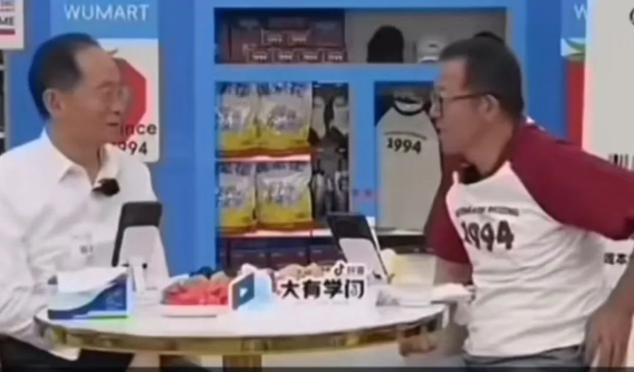 图片来源：新浪微博@蓝鲸新闻 视频截图