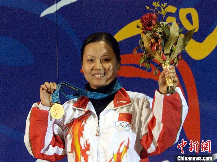 悉尼奥运会射击女子10米气手枪决赛，中国选手陶璐娜夺冠。图/视觉中国