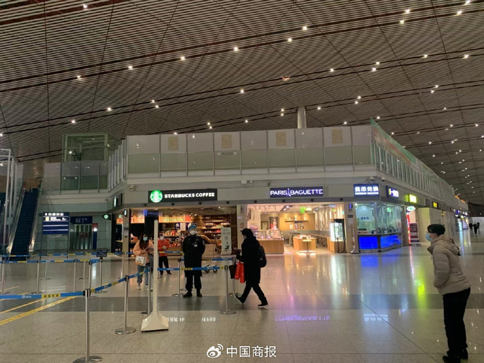 改造前的首都机场T3东浮岛外立面。（图片由受访者提供）