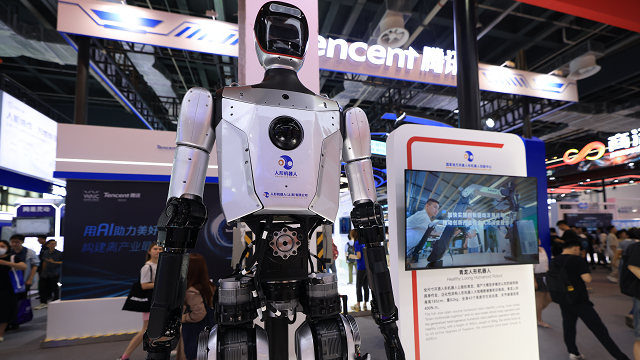 图为人形机器人“青龙”