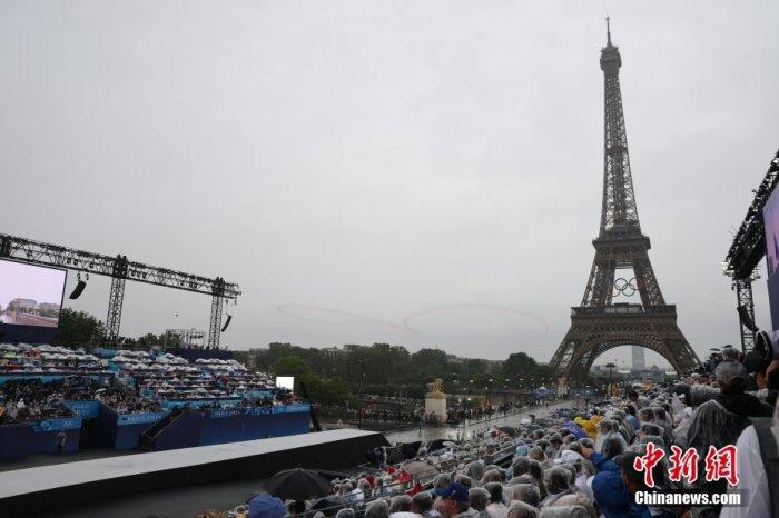 当地时间7月26日，第33届夏季奥林匹克运动会开幕式在法国巴黎举行。图为特罗卡德罗广场。中新社记者 盛佳鹏 摄