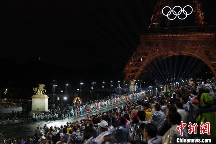 当地时间7月26日，第33届夏季奥林匹克运动会开幕式在法国巴黎举行。中新社记者 盛佳鹏 摄