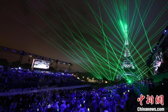 当地时间7月26日，第三十三届夏季奥林匹克运动会开幕式在法国巴黎举行。图为特罗卡德罗广场。　中新社记者 盛佳鹏 摄