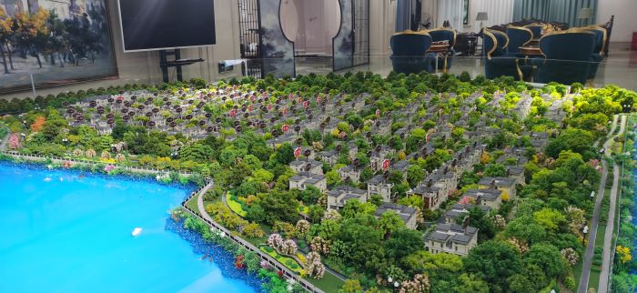 北湖壹号售楼处沙盘。 董红艳/摄