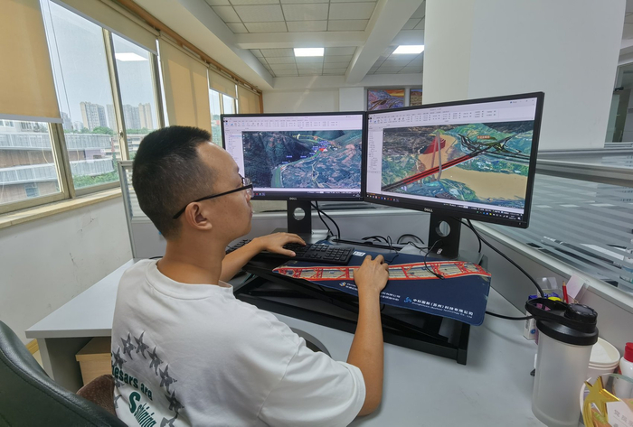 设计者使用“经天路图”完善桥梁设计。受访者供图